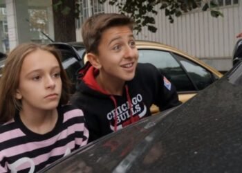 Младежи представят по забавен начин новата система за събиране и транспортиране на отпадъци във Варна