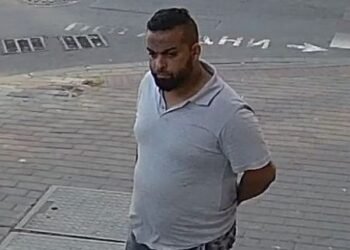 Полицията във Варна издирва този “красавец”, не е за добро!