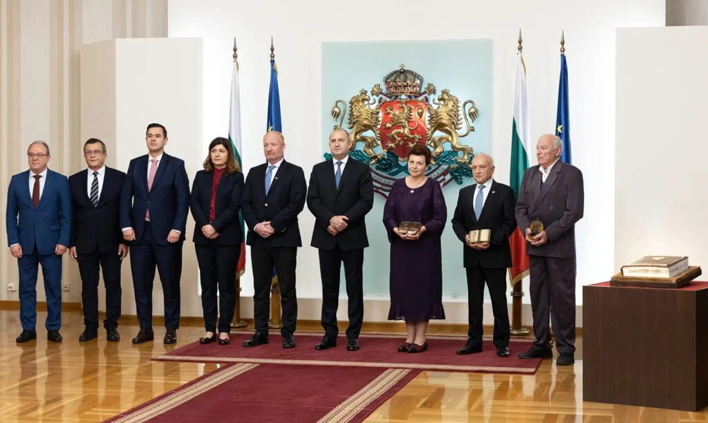 Президентът Румен Радев и Патентното ведомство вписаха заслужили изобретатели в „Златната книга“