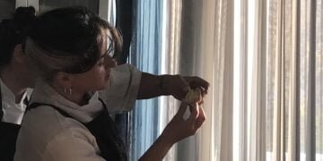 Младежи от Грузия разкриха във Варна тайните на приготвяне на кинкале – традиционно грузинско ястие