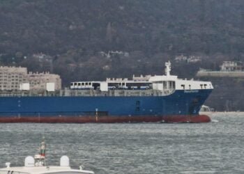 Новите електробуси на Варна пристигнаха по море