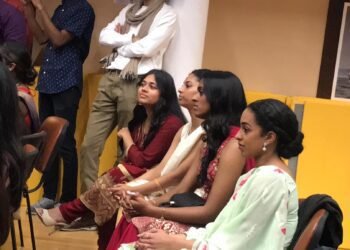 Индийски студенти пренесоха феерията и магията на Дивали във Варна