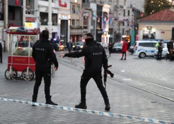 4-ма заподозрени за взрива в Истанбул са задържани в България