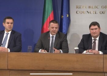 "Лукойл" прехвърля цялата си икономическа дейност в България