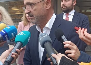 Здравният министър: Мобилно приложение ще позволява на всеки пациент и лекар да се информира за цената на лекарствата