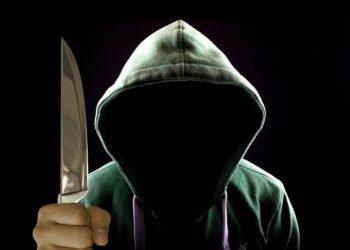 Любовта е сляпа: Алихан хлътна по жената на моряк от Варна, последва голяма драма!