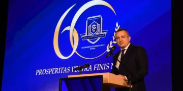 Иван Портних към младите лекари: Нека със силата на знанията си бъдете полезни за хората!