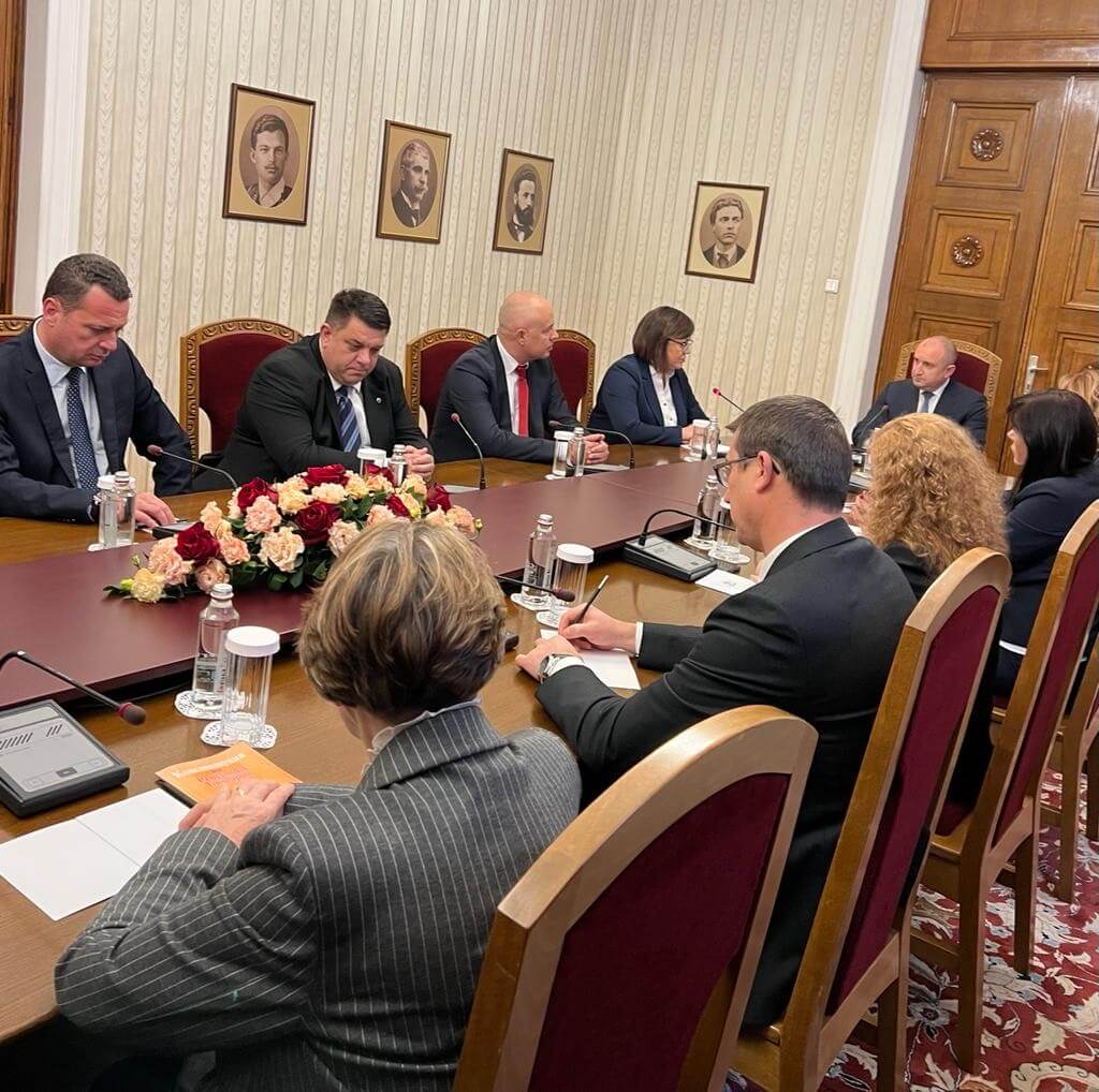 Президентът и БСП си размениха реплики