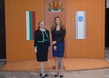 Посланикът на Ирландия с първа визита във Варна