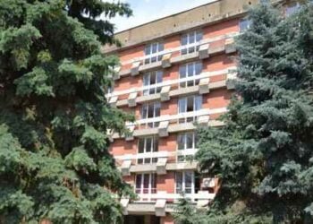 Министерството на образованието започва ремонт на училищни общежития