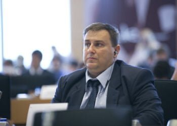 Емил Радев работи по становище относно евродиректива за отнемането на активи