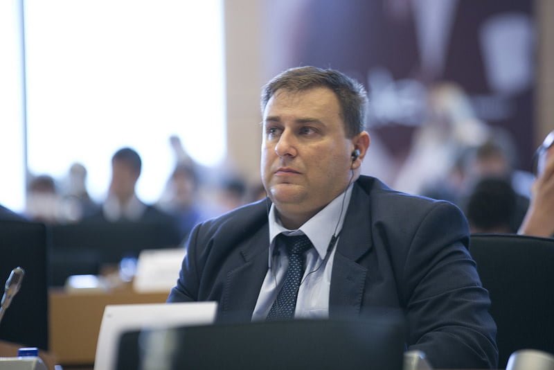 Емил Радев работи по становище относно евродиректива за отнемането на активи