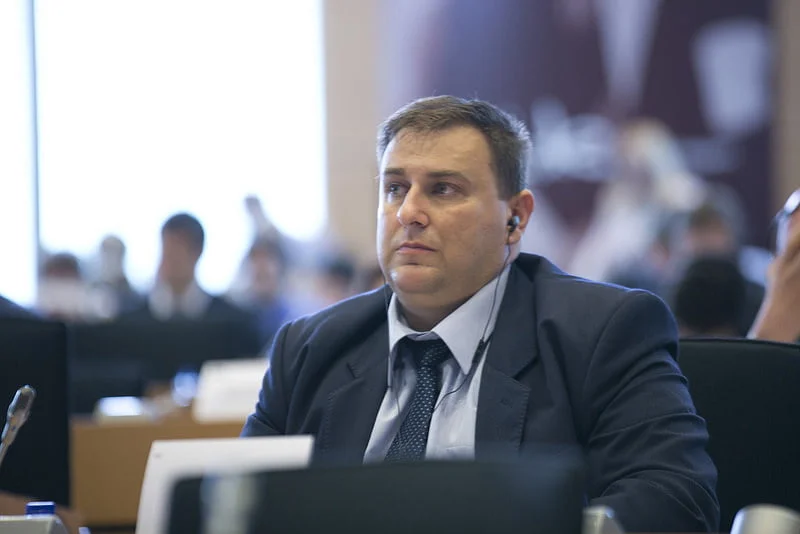 Емил Радев работи по становище относно евродиректива за отнемането на активи