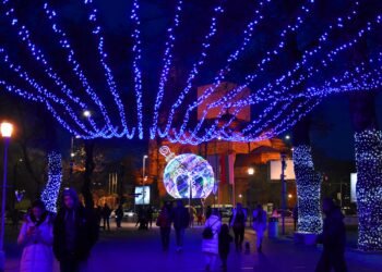 „Пееща Коледна Улица” ще радва малки и големи на площад „Независимост”