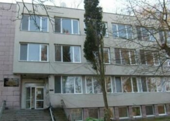 Работещите в Тубдиспансера излизат на проетст, блокират движението по пътя Белослав-Варна!