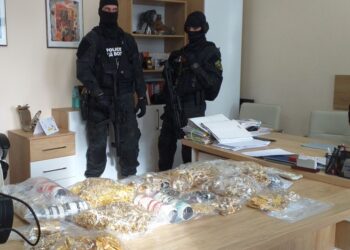 Прокуратурата разследва предлагането на контрабандно злато със съмнително качество във варненски магазин