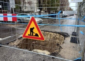 Затвориха цяла улица във Варна заради ВиК авария