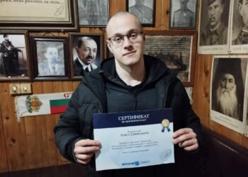 Ловецът на педофили Ален Симеонов получи сертификат за признателност "Добрите примери"