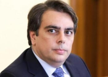 Асен Василев: Нямаме намерение да вдигаме данъците
