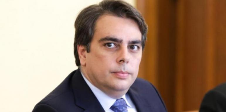 Асен Василев: Нямаме намерение да вдигаме данъците