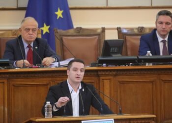 Изключиха Явор Божанков от ПГ на БСП