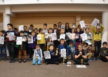 Стоян Илиев и Румен Мързаков са големите победители в турнир по ускорен шах на вестник „НахОДКи“