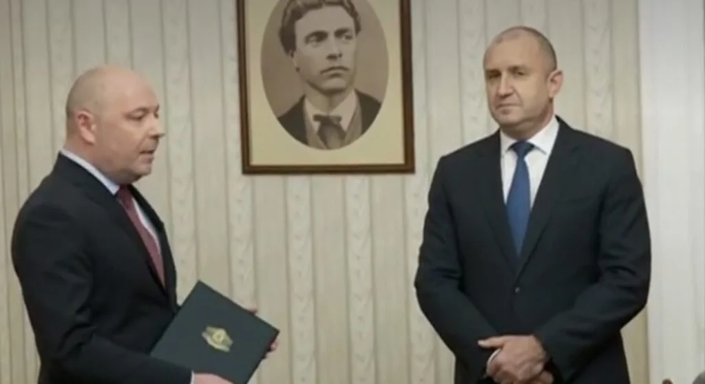 Народното събрание гласува кабинета „Габровски”