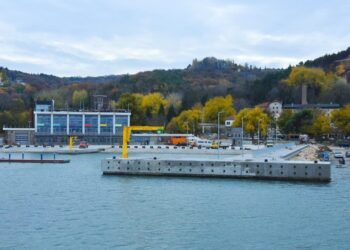 Варненските собственици на кораби и лодки, акостиращи на пристанища „Варна“ и „Карантината“, ще плащат по-ниски тариф