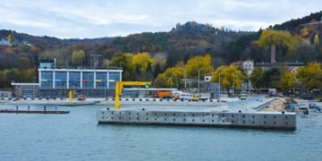 Варненските собственици на кораби и лодки, акостиращи на пристанища „Варна“ и „Карантината“, ще плащат по-ниски тариф