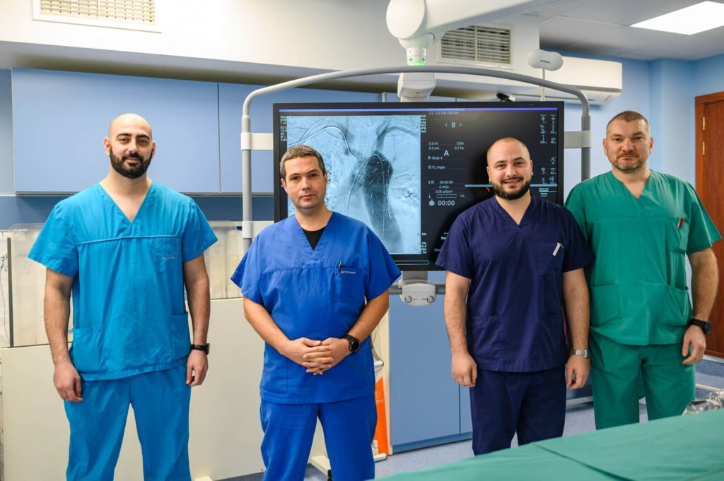 Лекарите от УМБАЛ „Св. Марина“- Варна спасиха 72-годишен пациент с разкъсана аорта