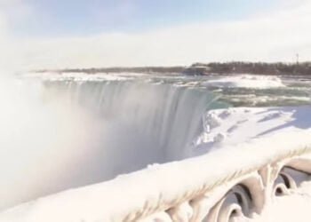 Ниагарският водопад замръзна (ВИДЕО)