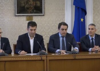 Николай Денков е кандидатът за премиер на „Продължаваме Промяната“