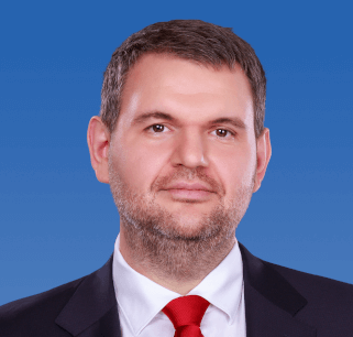 Пеевски напуска Конституционната комисия