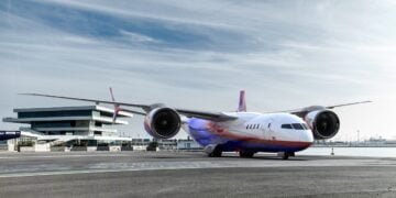 Пътници се барикадираха в самолет, кацнал във Варна, вместо в София