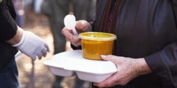 БЧК - Варна е в готовност да предоставят напитки и храна на бедстващи и на бездомни хора