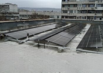 Хуманитарна гимназия изгради със собствени средства фотоволтаична система на покрива на училището