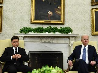 Зеленски пристигна във Вашингтон за среща с Байдън