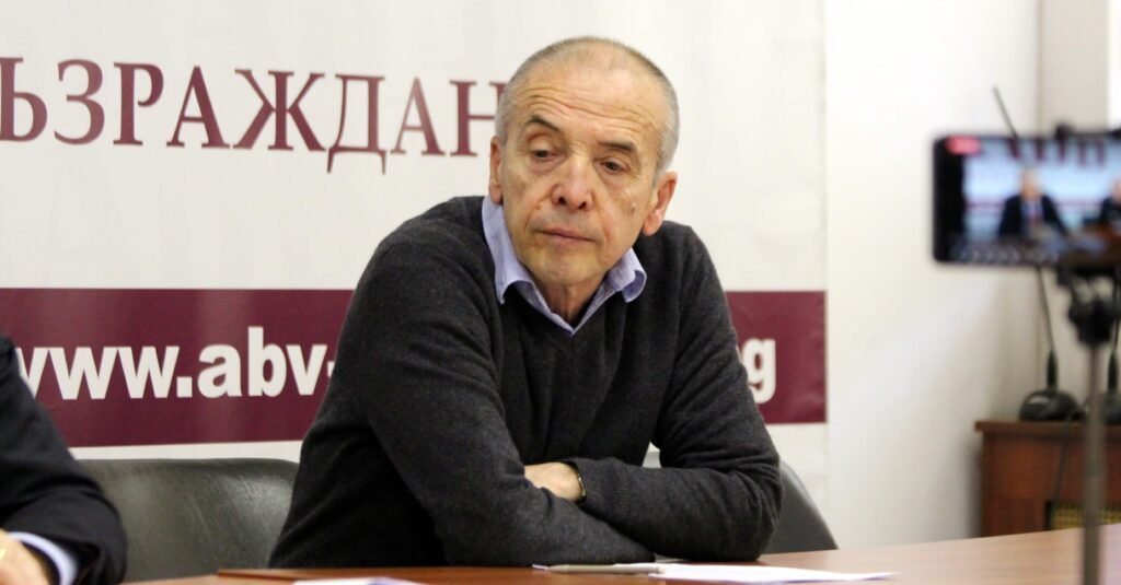 Доц. Мангъров: Не е необходимо да се слагат ваксини срещу COVID-19 на деца!