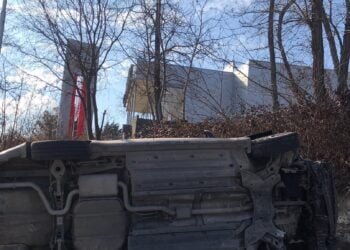 КАТ търси талант: Автомобил се озова в необичайно положение по бул. “Янош Хуняди”