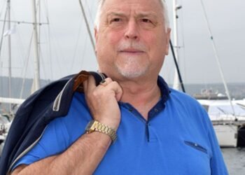 Да си спомним за поета Краси Чернев, който сега обитава своя  небесен  фар