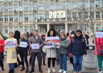 Варненци на протест срещу насилието над животни: Човек, който изпитва удоволствие да измъчва животни е чист психопат! (ВИДЕО)