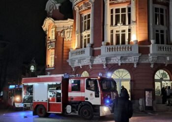 Пожар пламна по време на спектакъла “Красавицата и Звяра” в операта, евакуираха публиката
