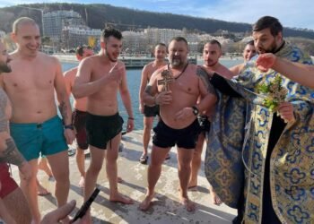 В кв. "Аспарухово" отбелязват Богоявление с богата програма