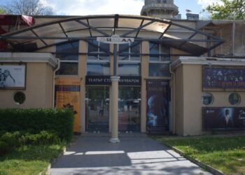 Кметът коментира защо “замръзна” ремонтът на варненския театър