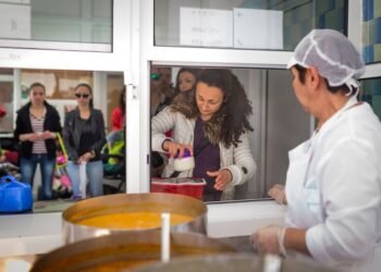 БАБХ за заболелите от салмонелоза деца: Храната предлагана за консумация на децата в детските гради е източник на инфекцията