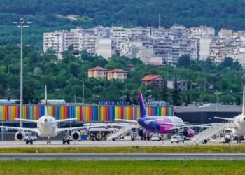 На летище Варна посрещат  пътник № 1 000 001 за Сезон 2023