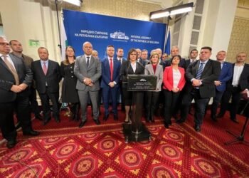 Корнелия Нинова: Връщаме третия мандат на президента в понеделник