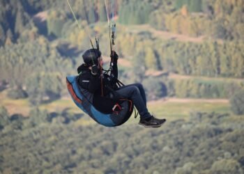 Спасиха пострадал парапланерист в Рила