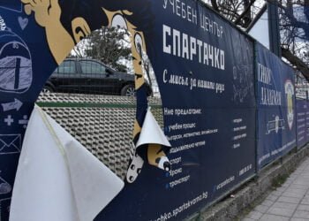 Пореден вандалски акт срещу стадион “Спартак” във Варна (СНИМКИ)