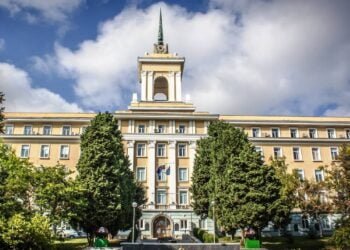 Морското училище във Варна разкрива магистърска програма по аерокосмически технологии